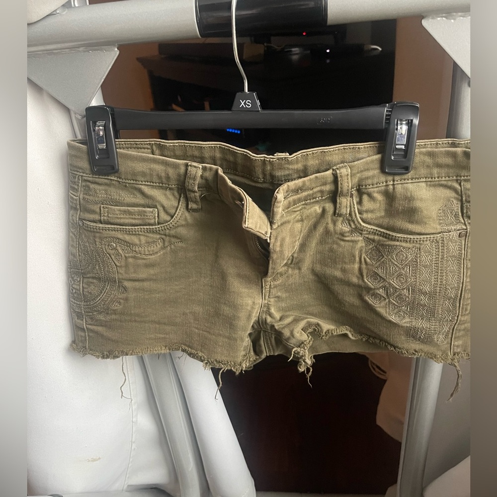 Blank NYC boho green shorts size 27